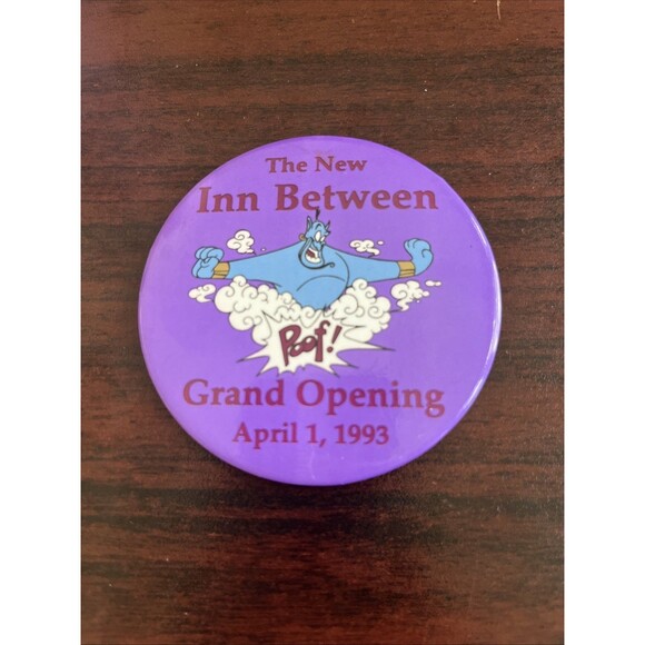 Disneyland The New Inn Between Grand Opening April 1993 Genie Button Pin - Picture 1 of 3